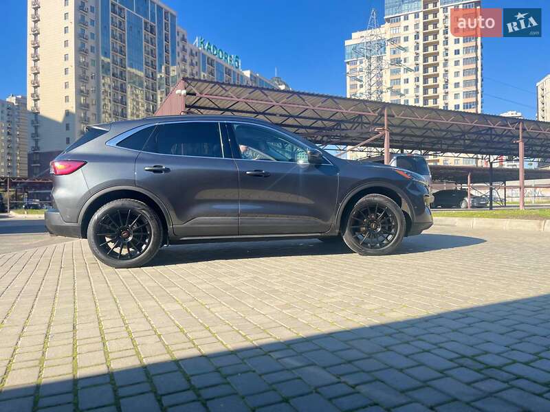 Позашляховик / Кросовер Ford Escape 2020 в Одесі