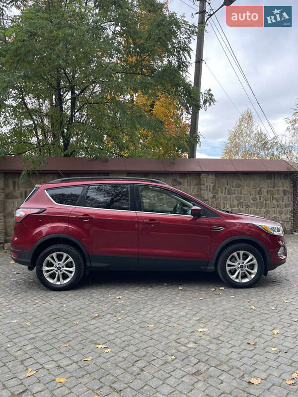 Позашляховик / Кросовер Ford Escape 2017 в Чернівцях фото 4 Позашляховик / Кросовер Ford Escape 2017 в Чернівцях