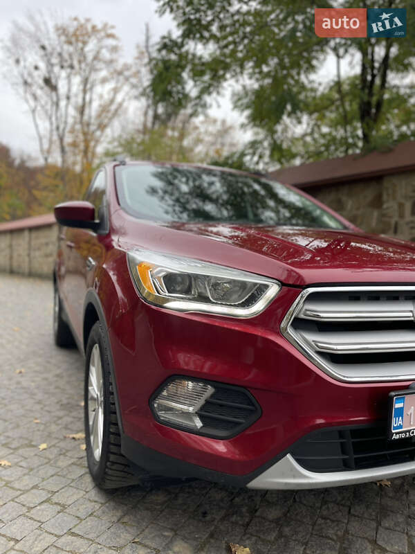 Позашляховик / Кросовер Ford Escape 2017 в Чернівцях фото 18 Позашляховик / Кросовер Ford Escape 2017 в Чернівцях