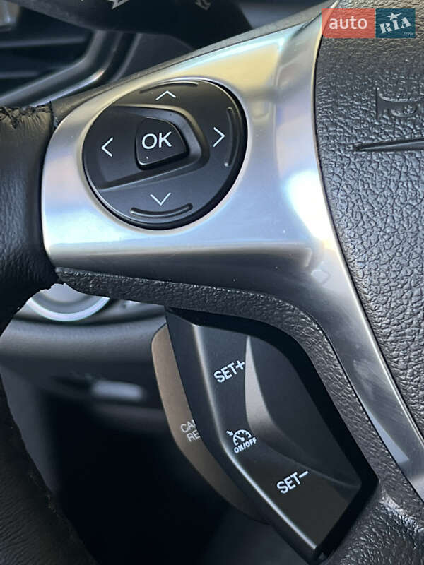 Позашляховик / Кросовер Ford Escape 2015 в Миколаєві