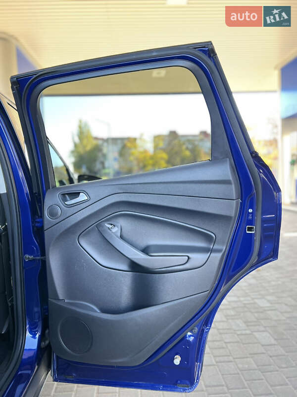 Позашляховик / Кросовер Ford Escape 2015 в Миколаєві