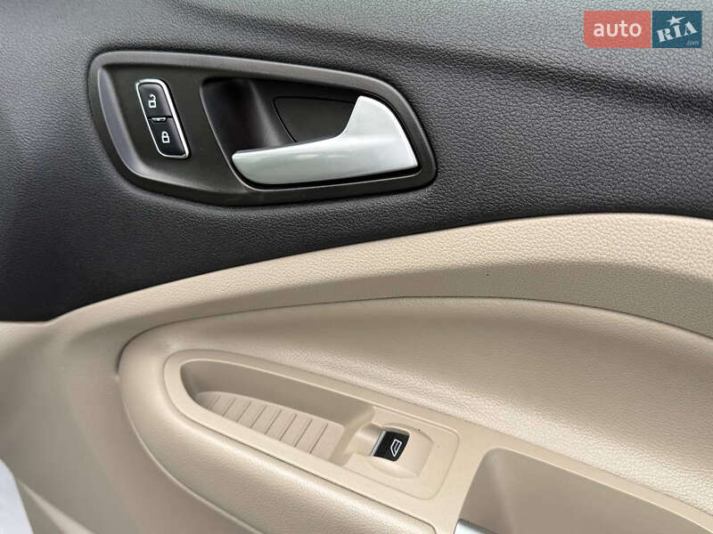 Позашляховик / Кросовер Ford Escape 2015 в Стрию фото 42 Позашляховик / Кросовер Ford Escape 2015 в Стрию