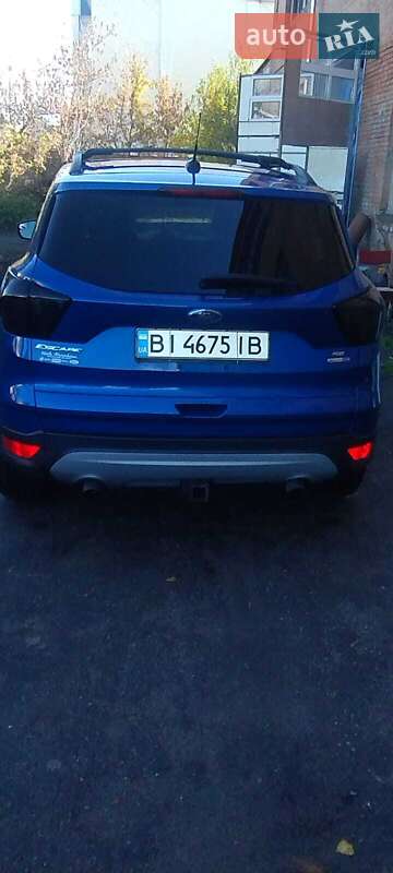 Внедорожник / Кроссовер Ford Escape 2016 в Полтаве