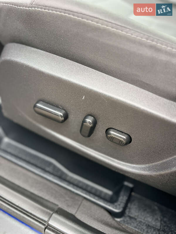 Позашляховик / Кросовер Ford Escape 2016 в Житомирі