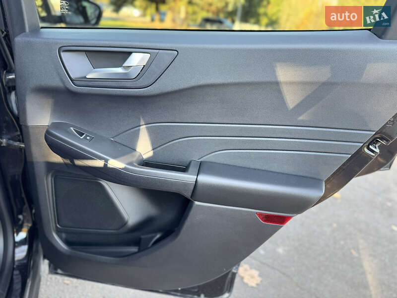 Внедорожник / Кроссовер Ford Escape 2021 в Ровно