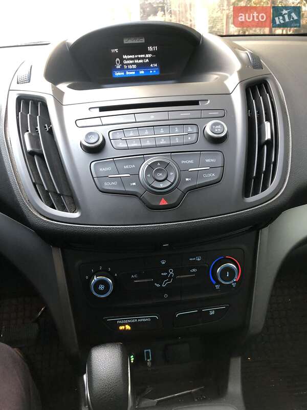 Внедорожник / Кроссовер Ford Escape 2017 в Пятихатках