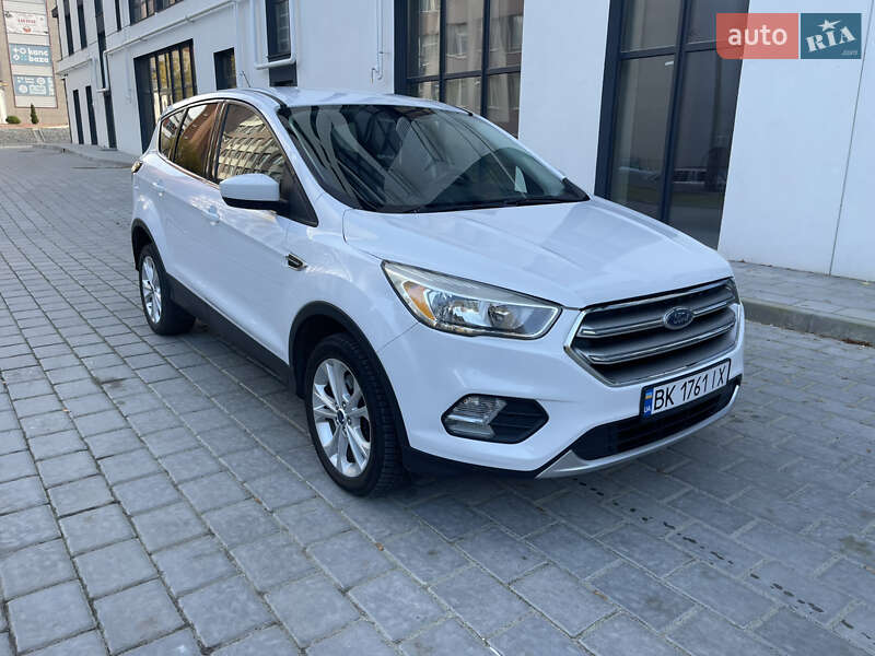 Внедорожник / Кроссовер Ford Escape 2017 в Ровно