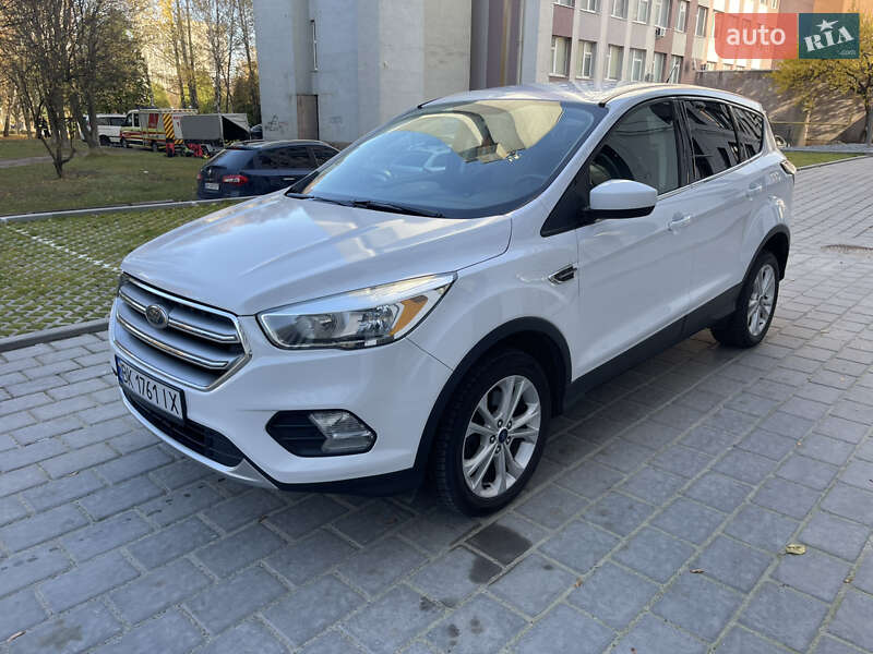 Внедорожник / Кроссовер Ford Escape 2017 в Ровно