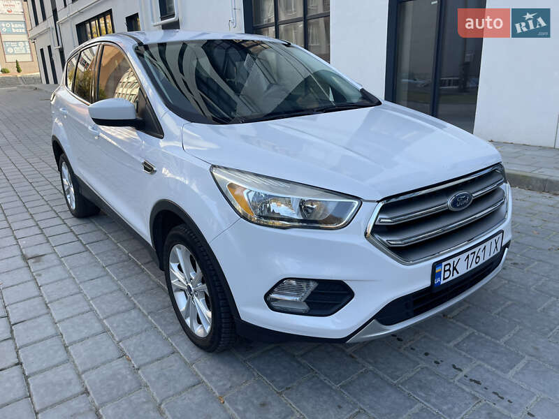 Внедорожник / Кроссовер Ford Escape 2017 в Ровно