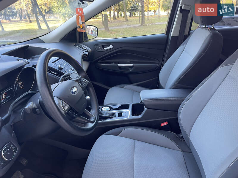Внедорожник / Кроссовер Ford Escape 2017 в Ровно