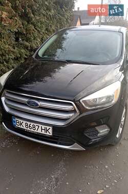 Внедорожник / Кроссовер Ford Escape 2017 в Ровно