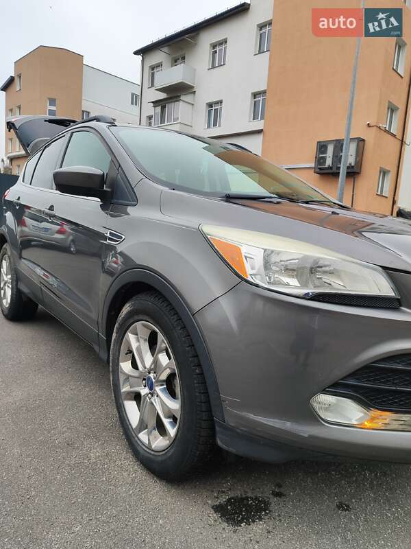 Внедорожник / Кроссовер Ford Escape 2013 в Калиновке