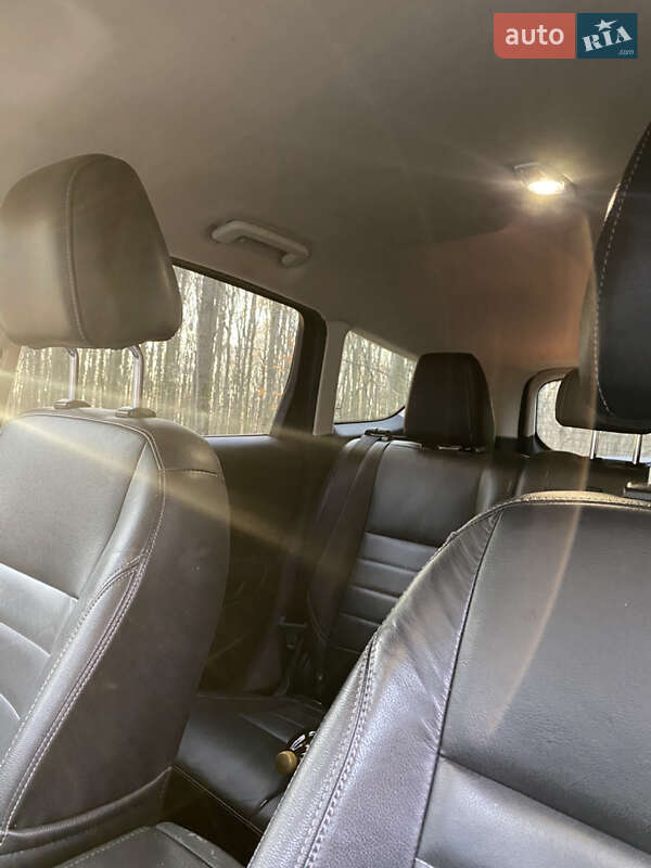 Внедорожник / Кроссовер Ford Escape 2015 в Копычинце