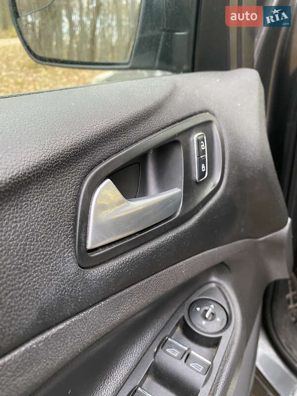 Внедорожник / Кроссовер Ford Escape 2015 в Копычинце