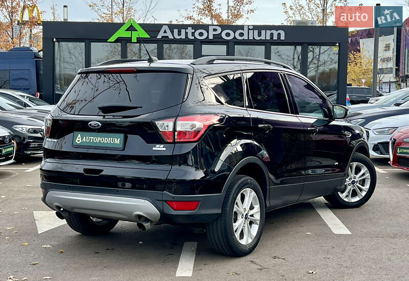 Внедорожник / Кроссовер Ford Escape 2016 в Киеве