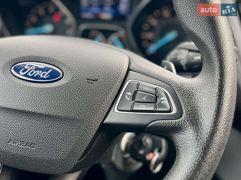 Внедорожник / Кроссовер Ford Escape 2016 в Киеве