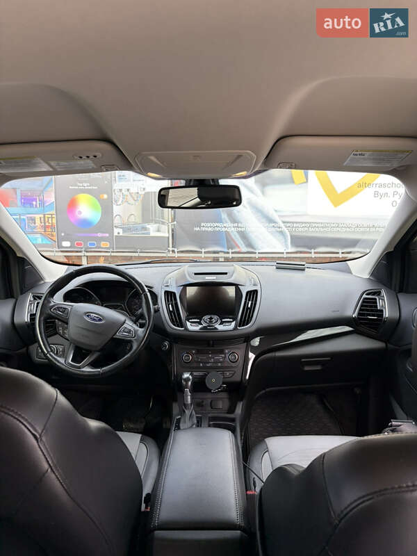 Внедорожник / Кроссовер Ford Escape 2017 в Черновцах
