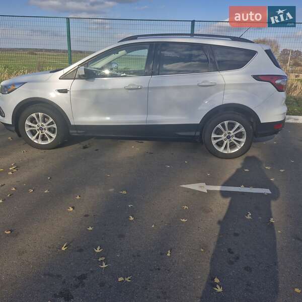 Позашляховик / Кросовер Ford Escape 2017 в Броварах фото 3 Позашляховик / Кросовер Ford Escape 2017 в Броварах