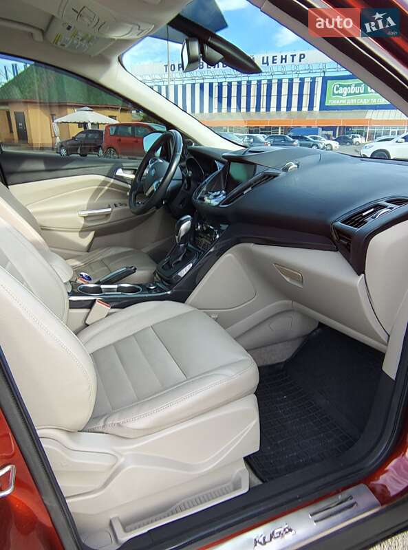 Внедорожник / Кроссовер Ford Escape 2014 в Кривом Роге