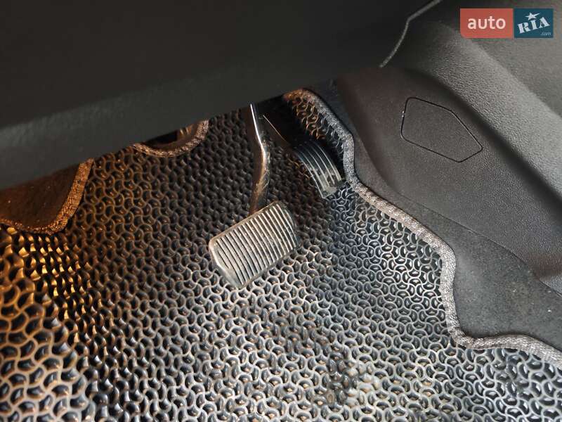 Позашляховик / Кросовер Ford Escape 2016 в Сумах