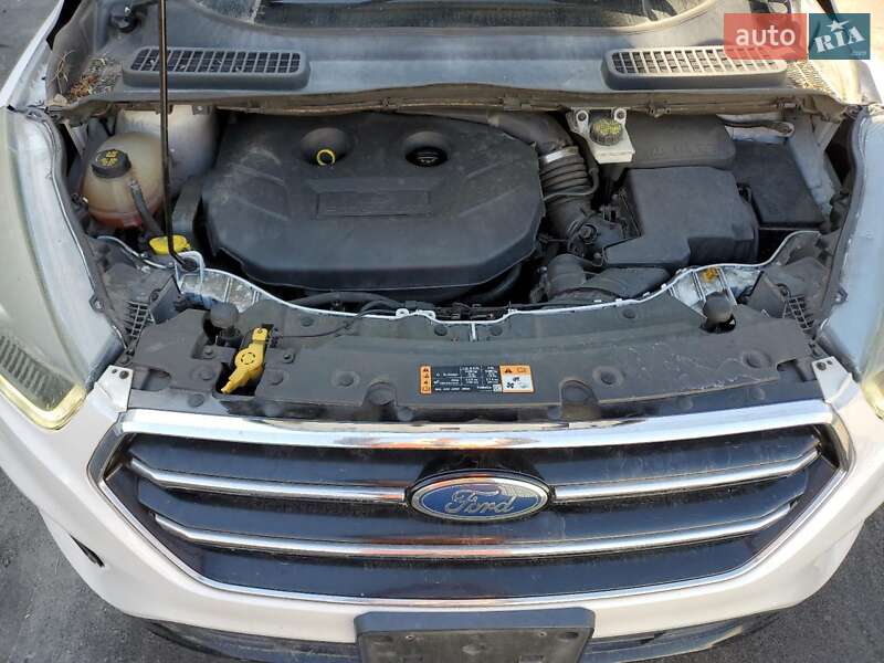 Внедорожник / Кроссовер Ford Escape 2016 в Виннице