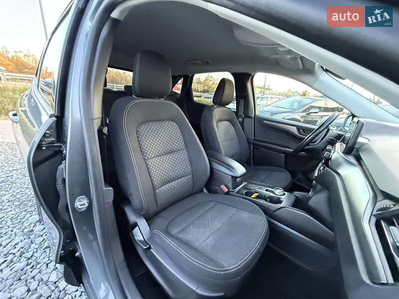 Внедорожник / Кроссовер Ford Escape 2023 в Стрые