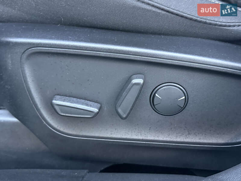 Внедорожник / Кроссовер Ford Escape 2023 в Стрые