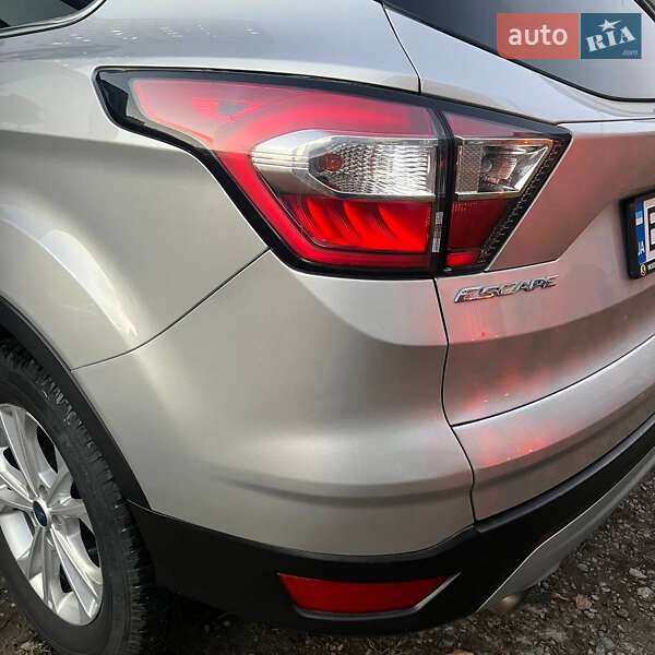 Внедорожник / Кроссовер Ford Escape 2018 в Львове