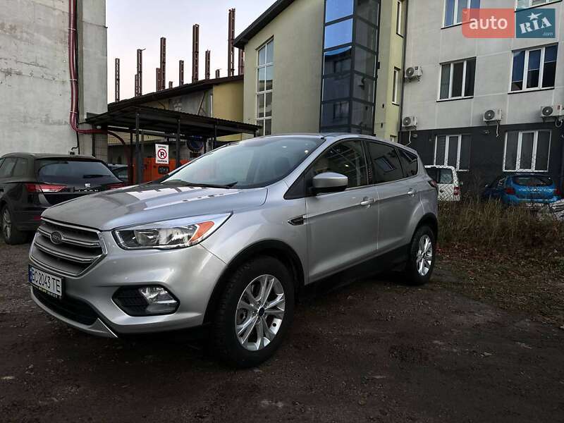 Внедорожник / Кроссовер Ford Escape 2018 в Львове