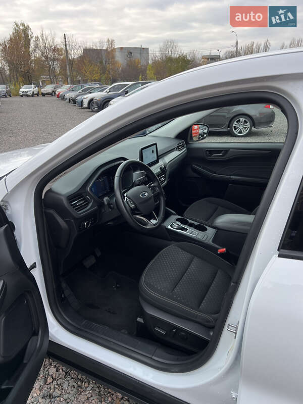 Внедорожник / Кроссовер Ford Escape 2023 в Черкассах