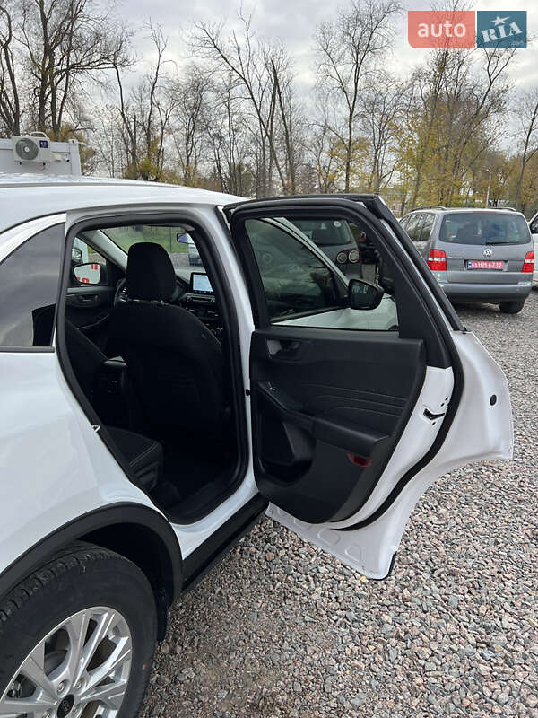 Внедорожник / Кроссовер Ford Escape 2023 в Черкассах