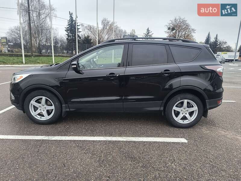 Внедорожник / Кроссовер Ford Escape 2017 в Житомире