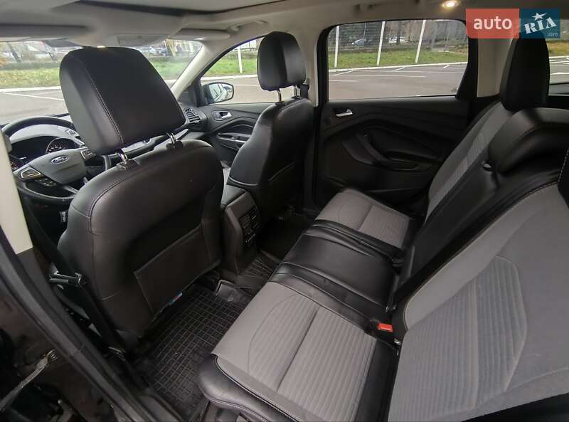 Внедорожник / Кроссовер Ford Escape 2017 в Житомире