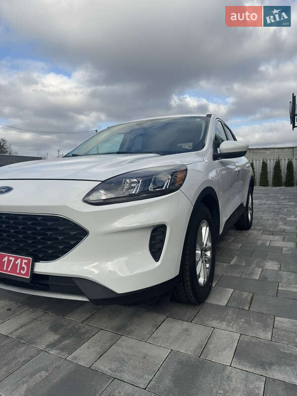 Позашляховик / Кросовер Ford Escape 2021 в Львові