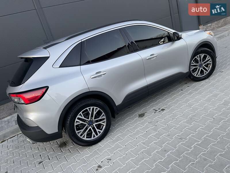 Внедорожник / Кроссовер Ford Escape 2020 в Стрые