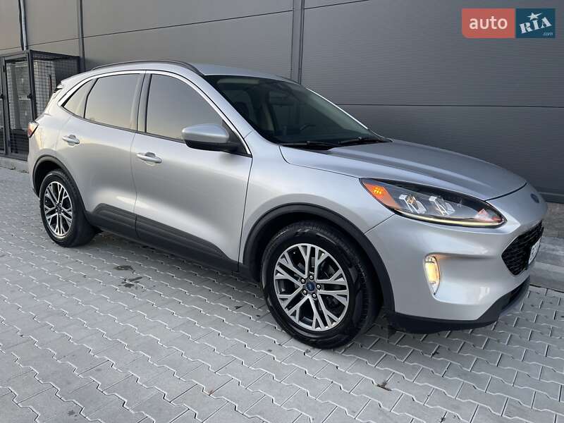 Внедорожник / Кроссовер Ford Escape 2020 в Стрые