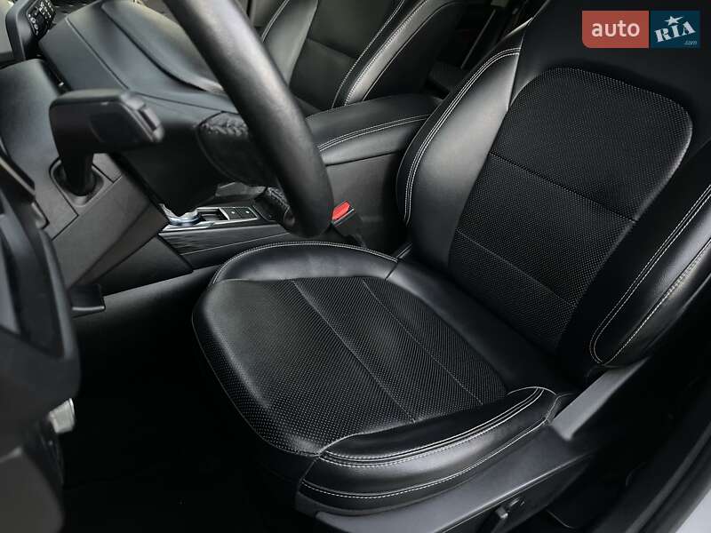 Внедорожник / Кроссовер Ford Escape 2020 в Стрые