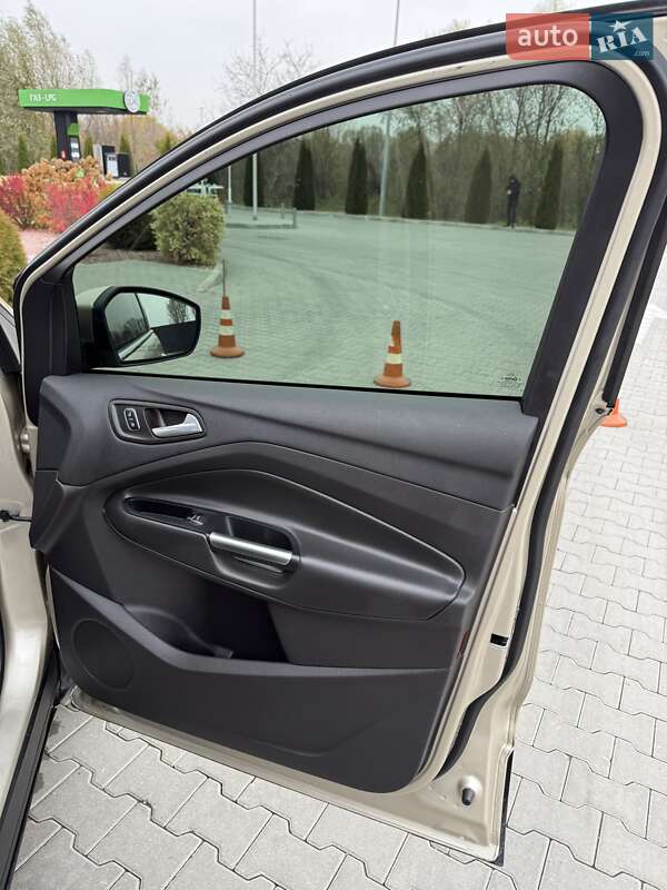 Позашляховик / Кросовер Ford Escape 2017 в Хмельницькому фото 13 Позашляховик / Кросовер Ford Escape 2017 в Хмельницькому