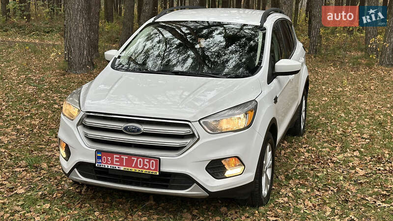 Позашляховик / Кросовер Ford Escape 2018 в Дубні