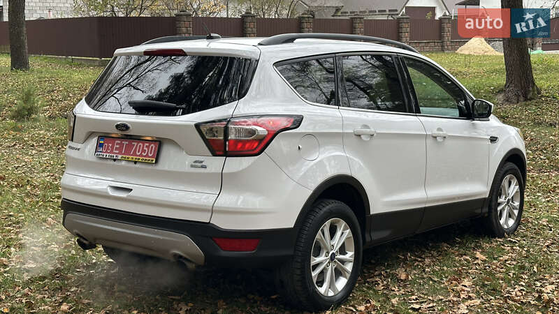 Позашляховик / Кросовер Ford Escape 2018 в Дубні