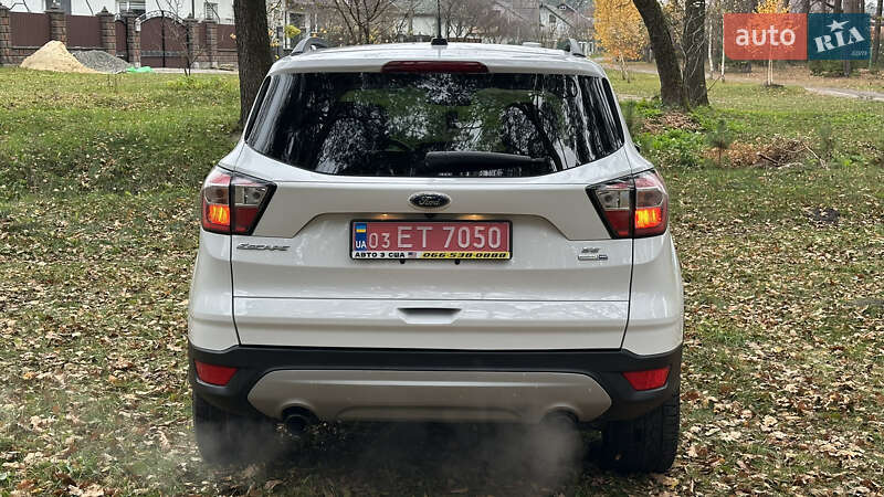 Позашляховик / Кросовер Ford Escape 2018 в Дубні