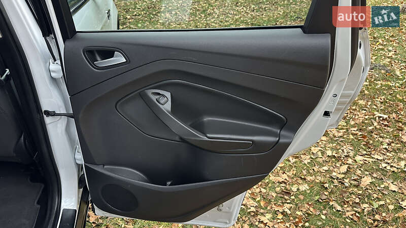 Позашляховик / Кросовер Ford Escape 2018 в Дубні