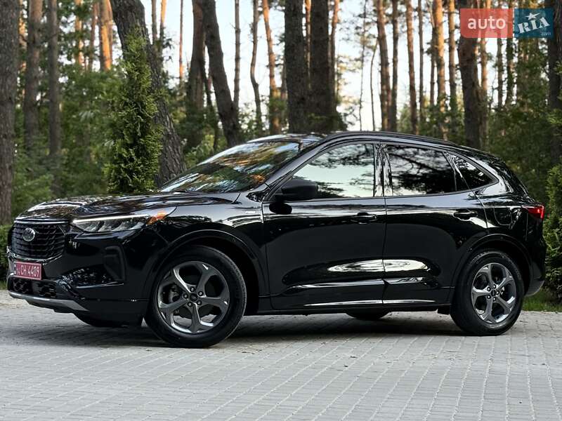 Позашляховик / Кросовер Ford Escape 2023 в Львові