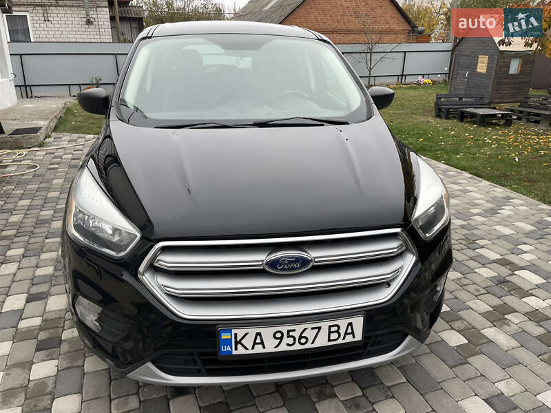 Внедорожник / Кроссовер Ford Escape 2017 в Лубнах