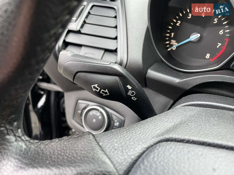 Внедорожник / Кроссовер Ford Escape 2017 в Лубнах