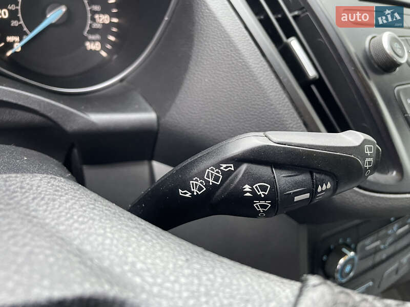 Внедорожник / Кроссовер Ford Escape 2017 в Лубнах