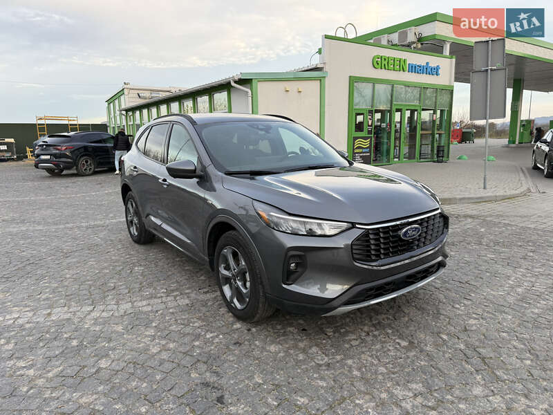 Позашляховик / Кросовер Ford Escape 2023 в Золочеві