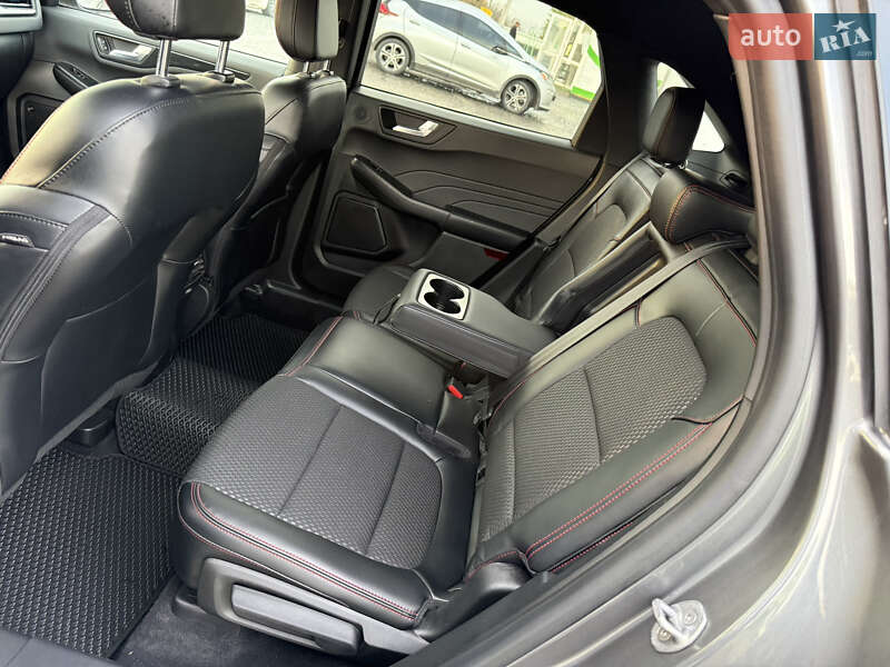 Позашляховик / Кросовер Ford Escape 2023 в Золочеві