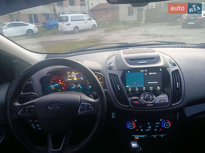Внедорожник / Кроссовер Ford Escape 2017 в Львове