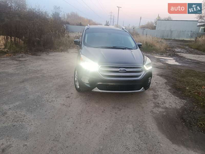 Внедорожник / Кроссовер Ford Escape 2017 в Львове